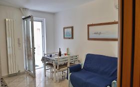 Rose De Mar - Grazioso Appartamento Con Posto Auto